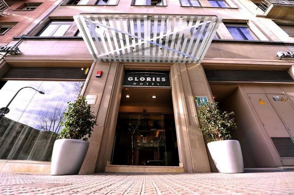 Glories Hotel - Image 4