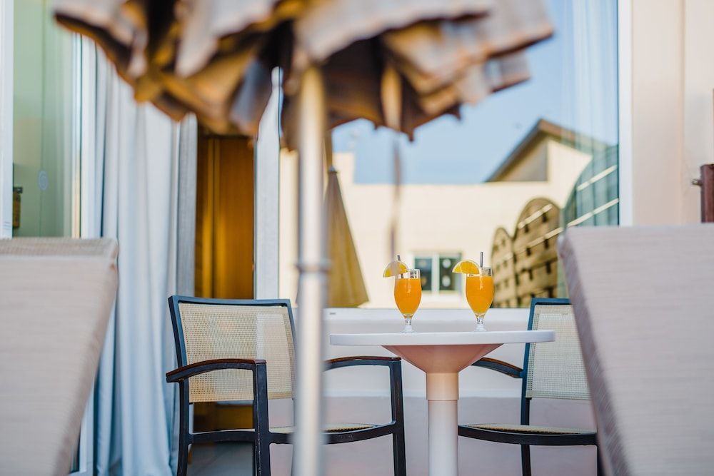 Napa Plaza Hotel - Image 4