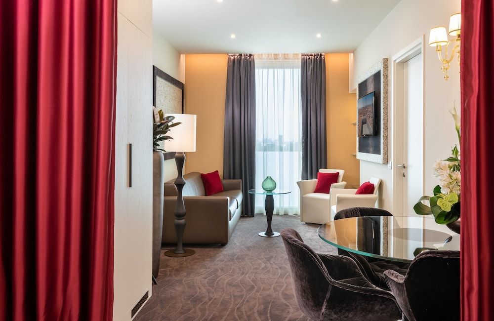 Leonardo Royal Hotel Venice Mestre - Image 9