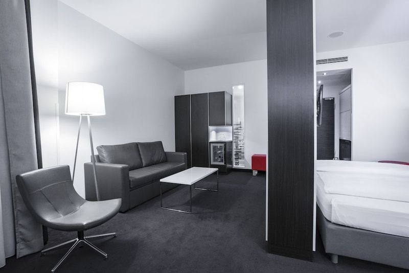 Select Hotel Berlin The Wall - Image 4