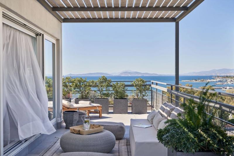 Sea View Hotel - Image 2