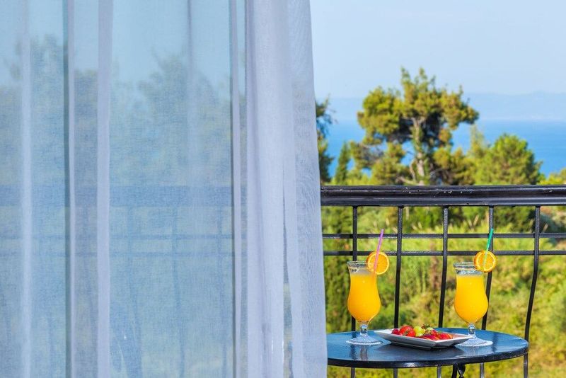 Hotel Kriopigi - Image 2