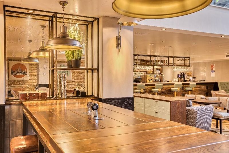 hub by Premier Inn London Soho - Image 2