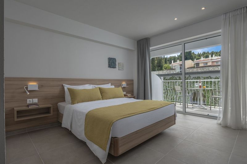 Hotel Kriopigi - Image 10