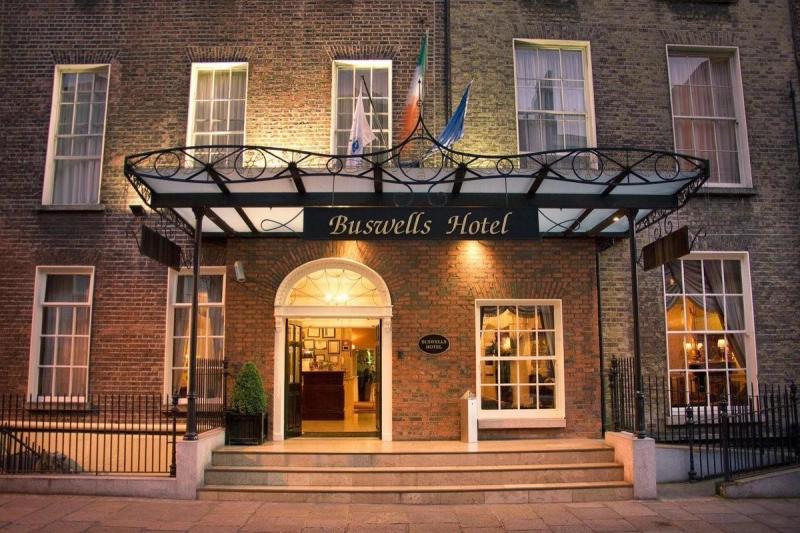 Buswells Hotel - Image 1
