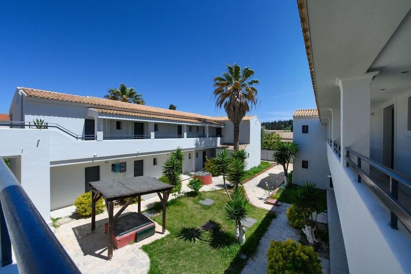 Summertime Hotel Apartments - Image 4