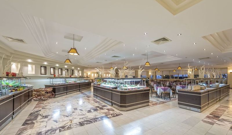 Adonis Hotel - Image 9