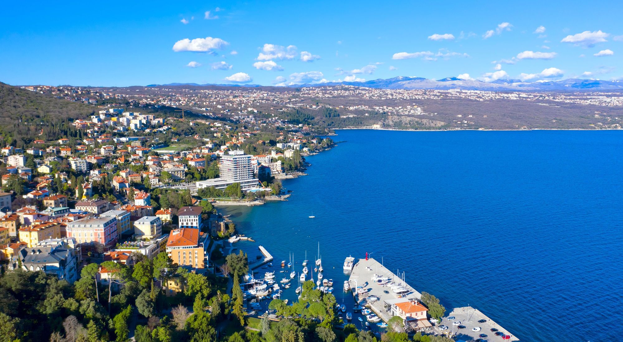 Panoramautsikt over bye Opatija på Istria i Kroatia