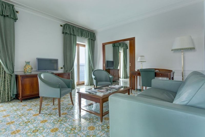 Lloyd's Baia Hotel - Image 7