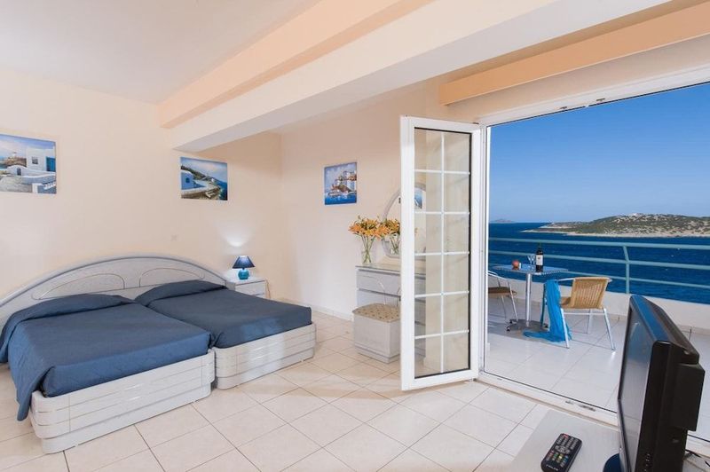 Creta Hotel - Image 2