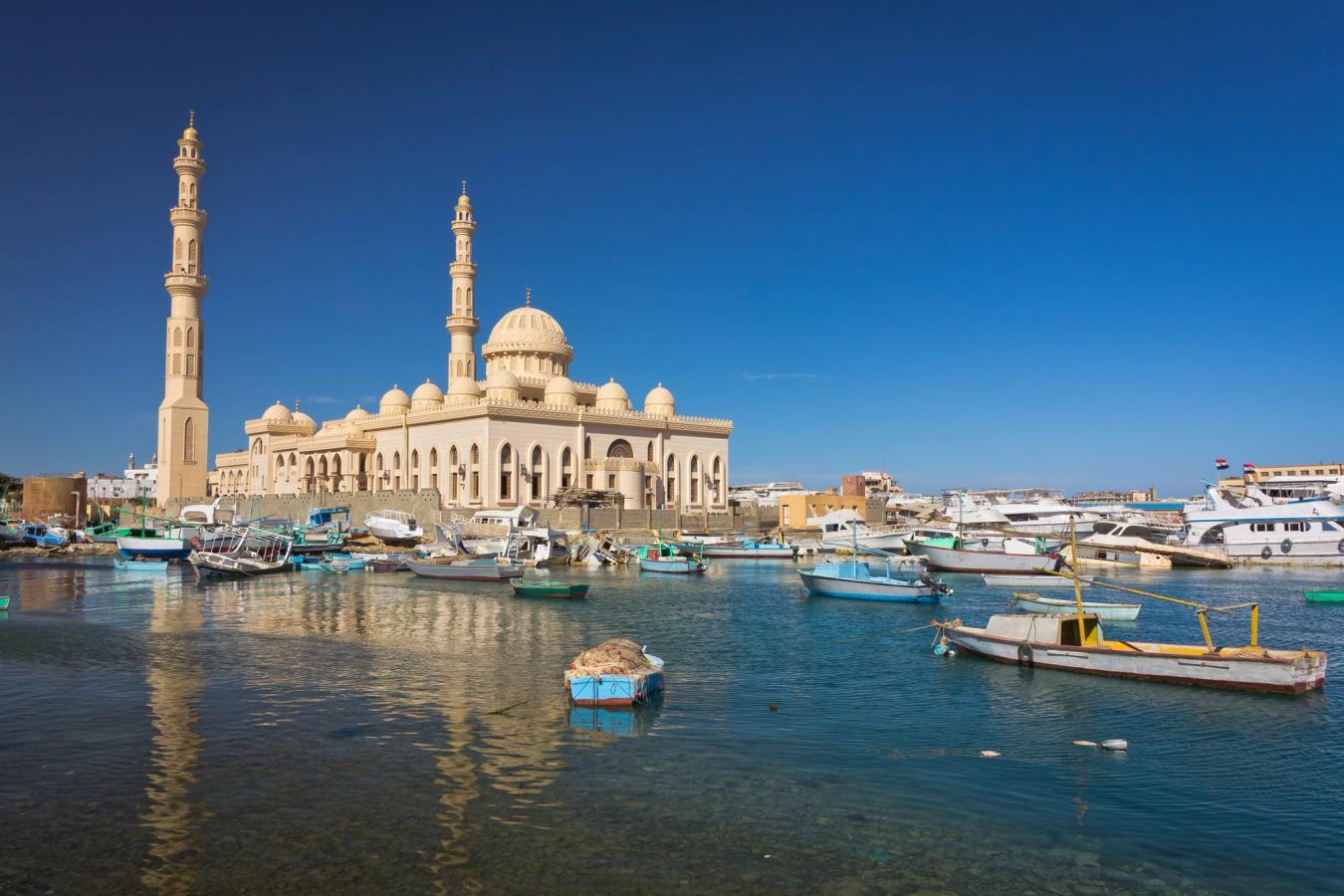 Den vakre El Mina-moskeen i Hurghada
