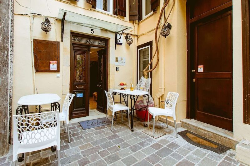 Bozzali Deluxe Hotel - Image 7