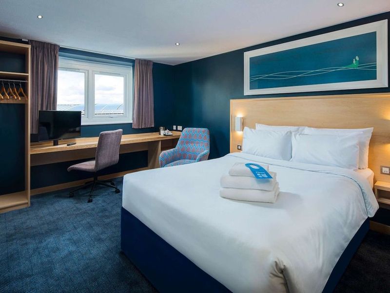 Travelodge London Central City Road - Image 7