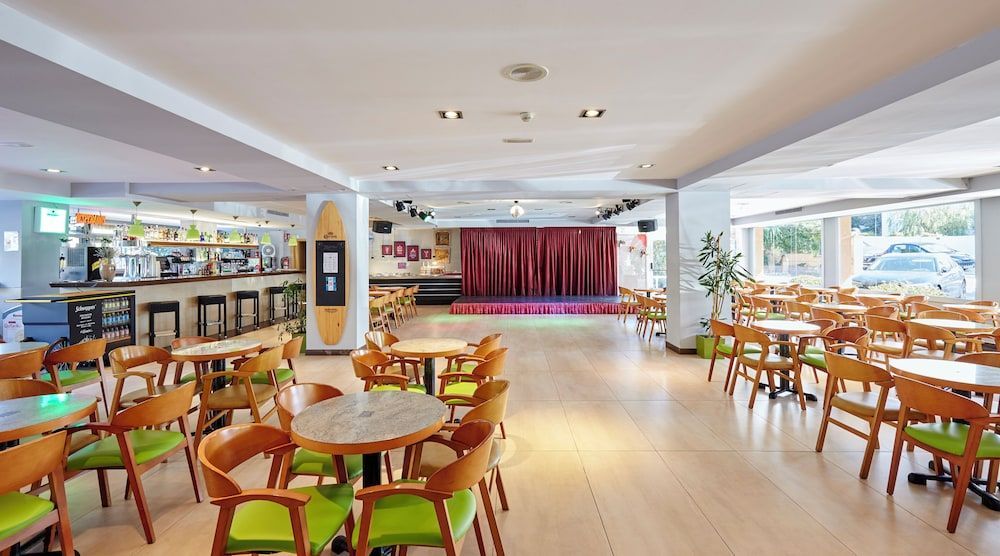 Hotel Surf Mar - Image 4