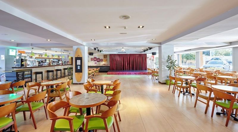 Hotel Surf Mar - Image 4