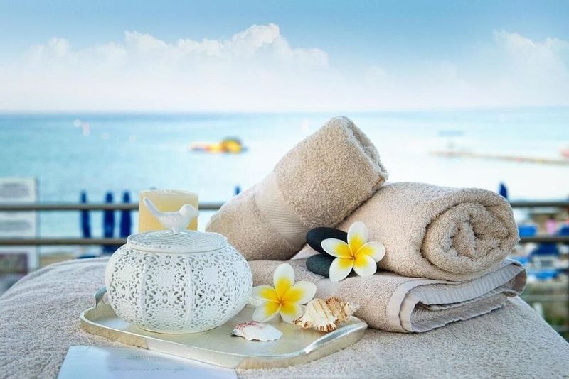 Vrissiana Beach Hotel - Image 3