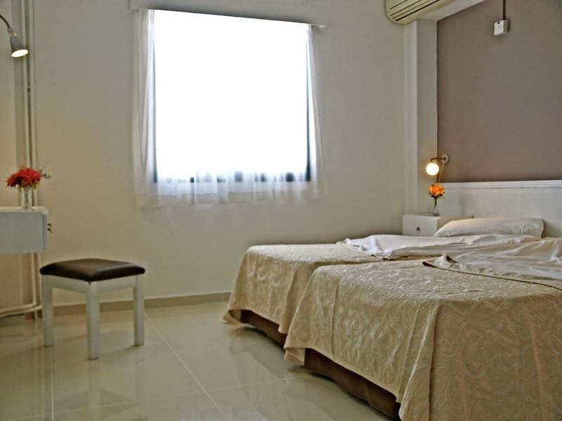 Hilltop Gardens Hotel Apartments - Image 3
