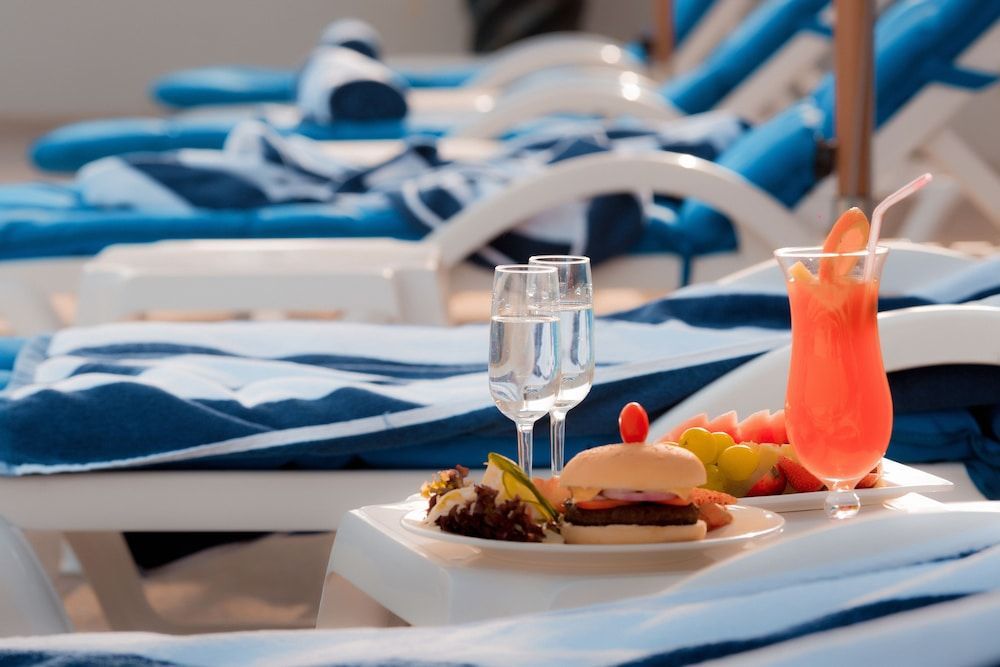 Signature Hotel Al Barsha - Image 6