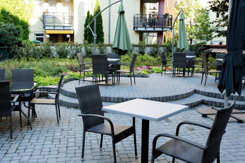 Corvin Hotel Budapest - Corvin Wing - Image 9