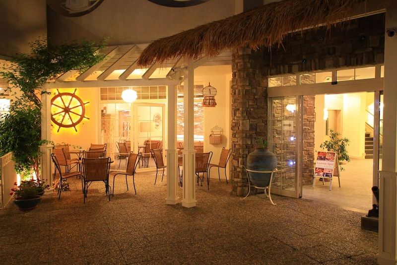 Hawaii Hotel - Image 9