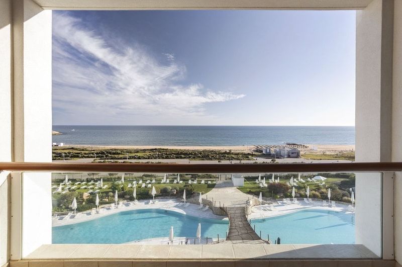 Crowne Plaza Vilamoura - Image 2