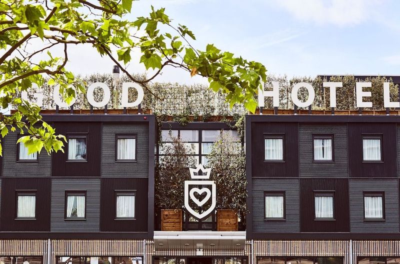 Good Hotel - Image 3