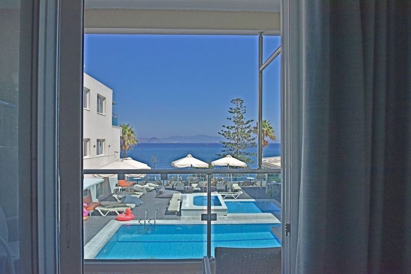 Bristol Sea View Apartments - Image 10