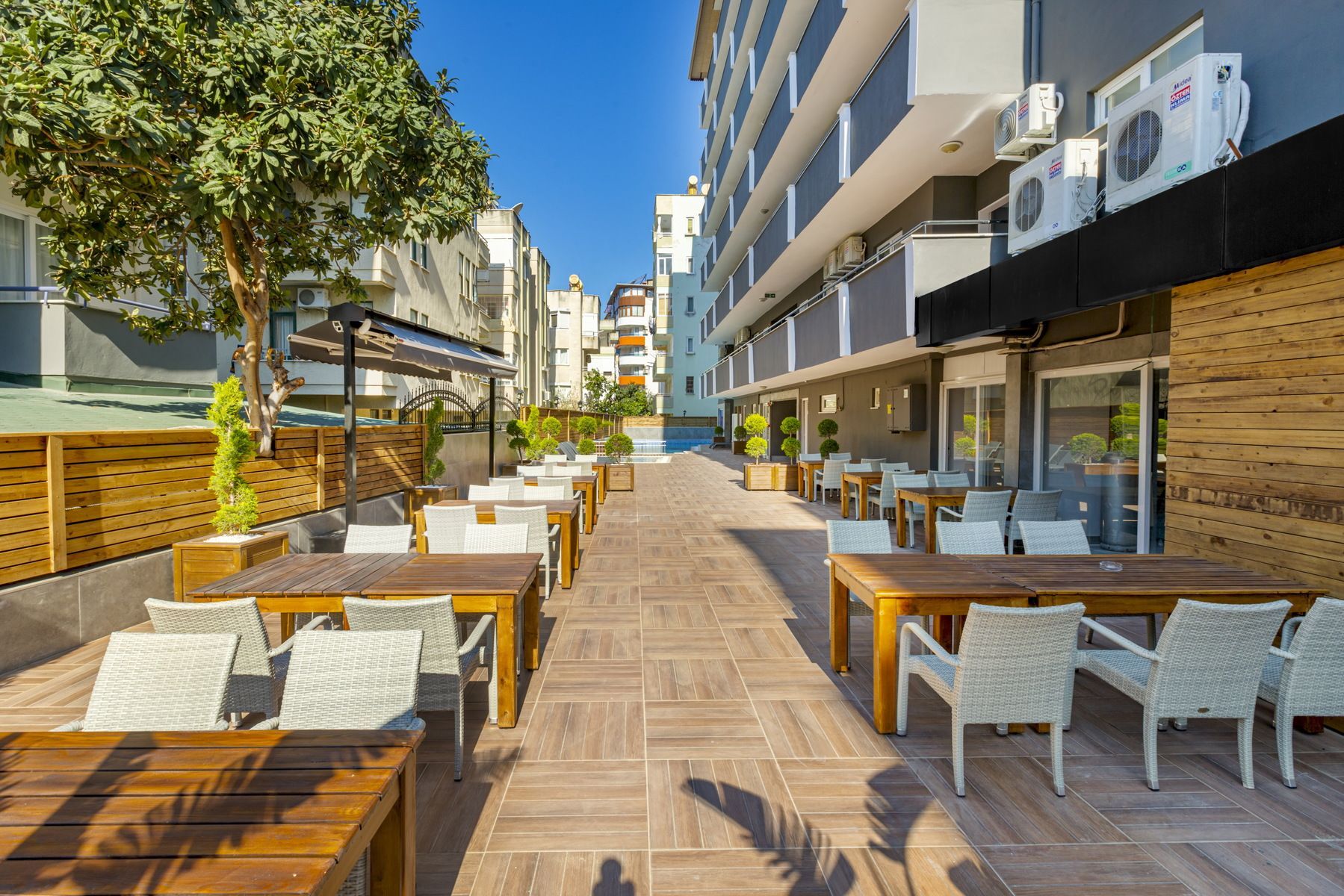 Royalisa City Apart Hotel - Image 4
