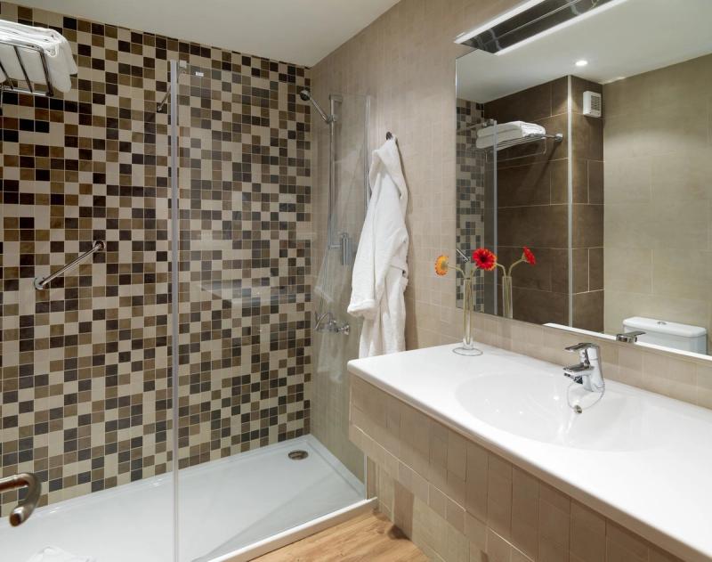 Regency Torviscas Apartments Suites - Image 10