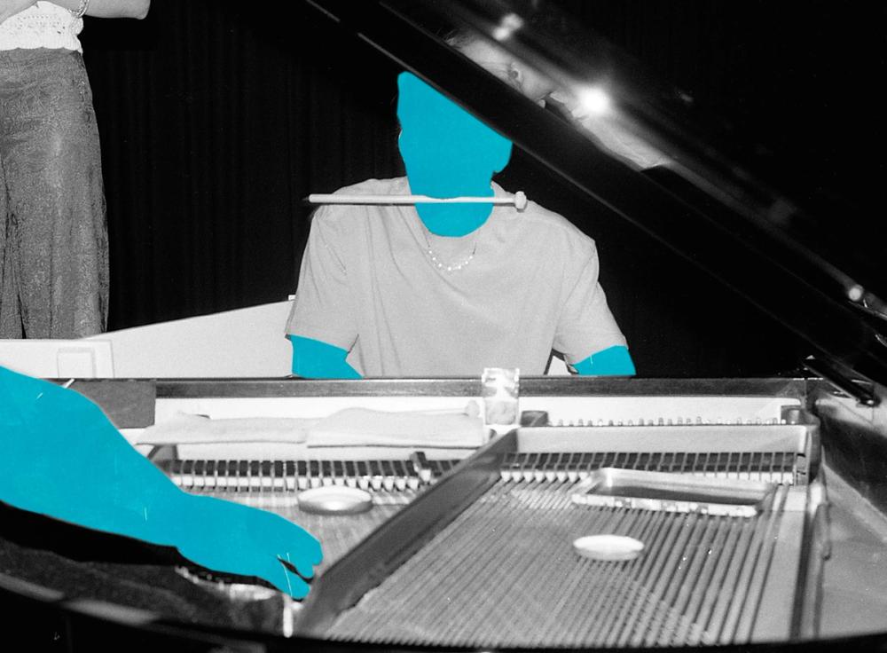 Missing alternative text