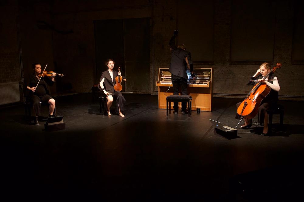 Missing alternative text