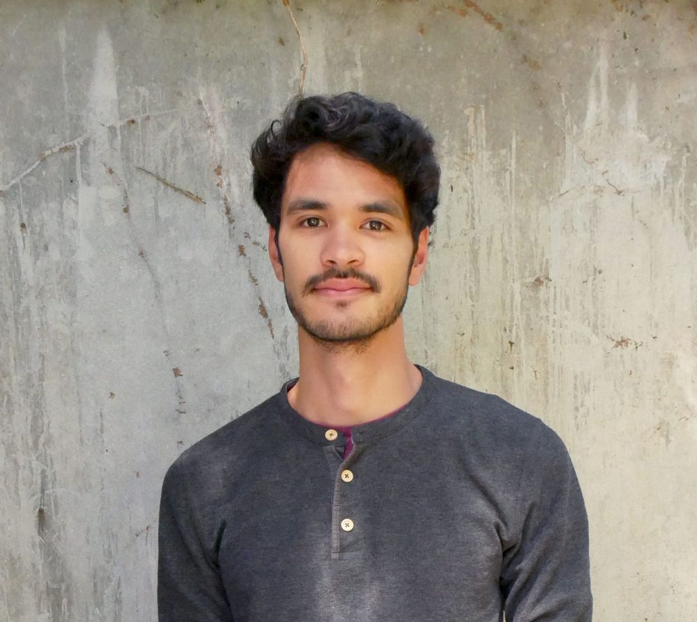 Missing alternative text