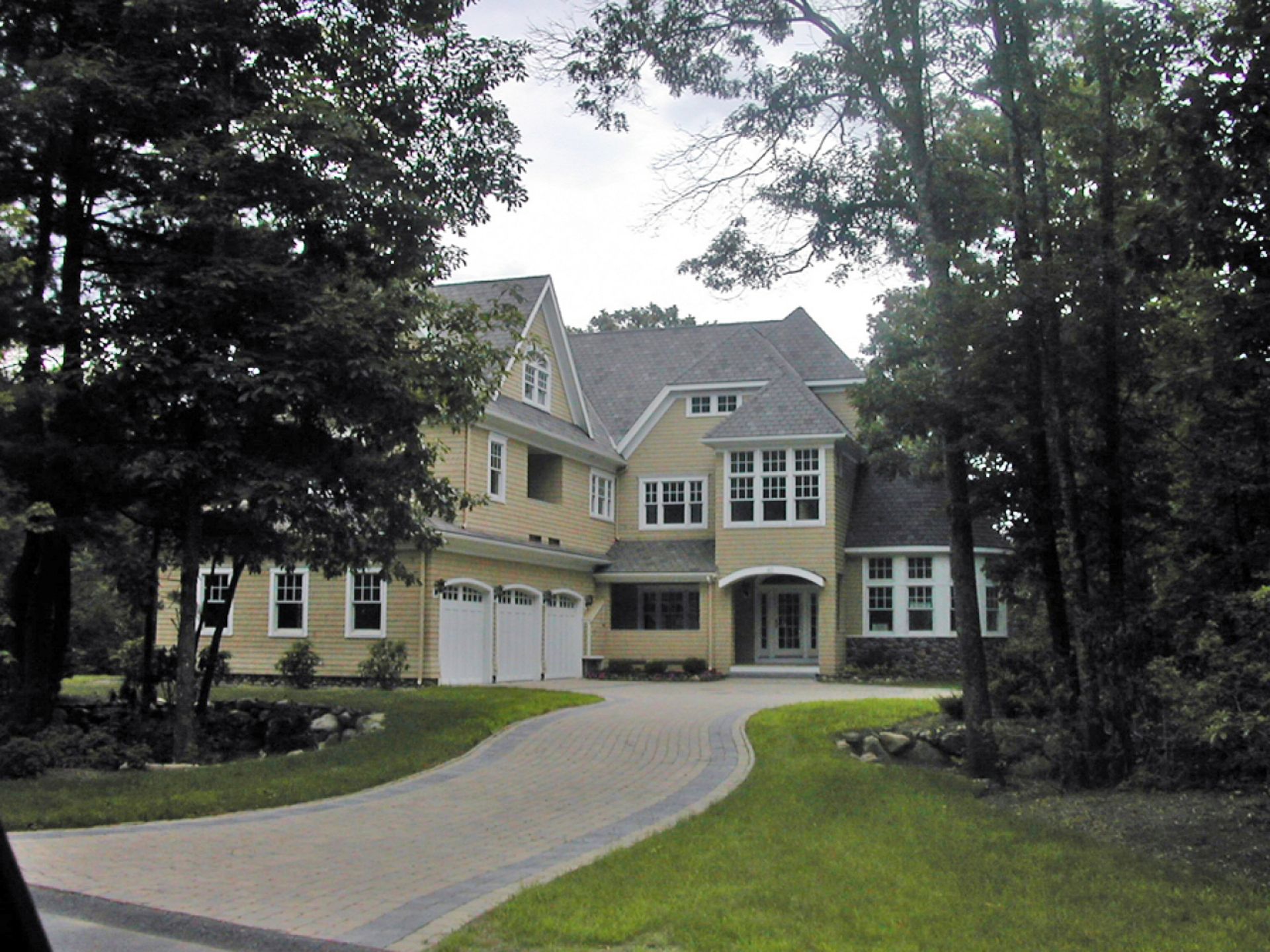 Nelson Painting is a painting contractor that provides residential and commercial painting services across Plymouth County, Barnstable County, and Bristol County
