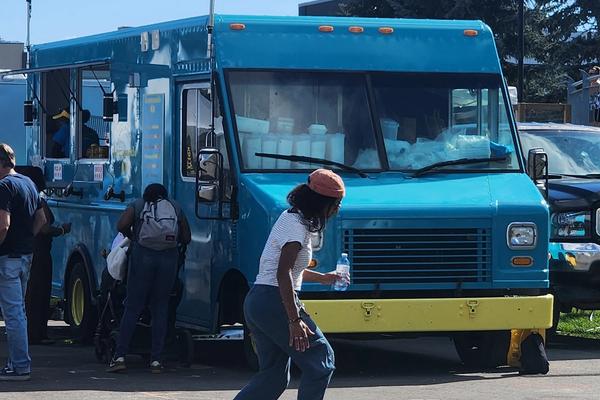 How Food Truck Owners Can Make More Sales Using No-Q