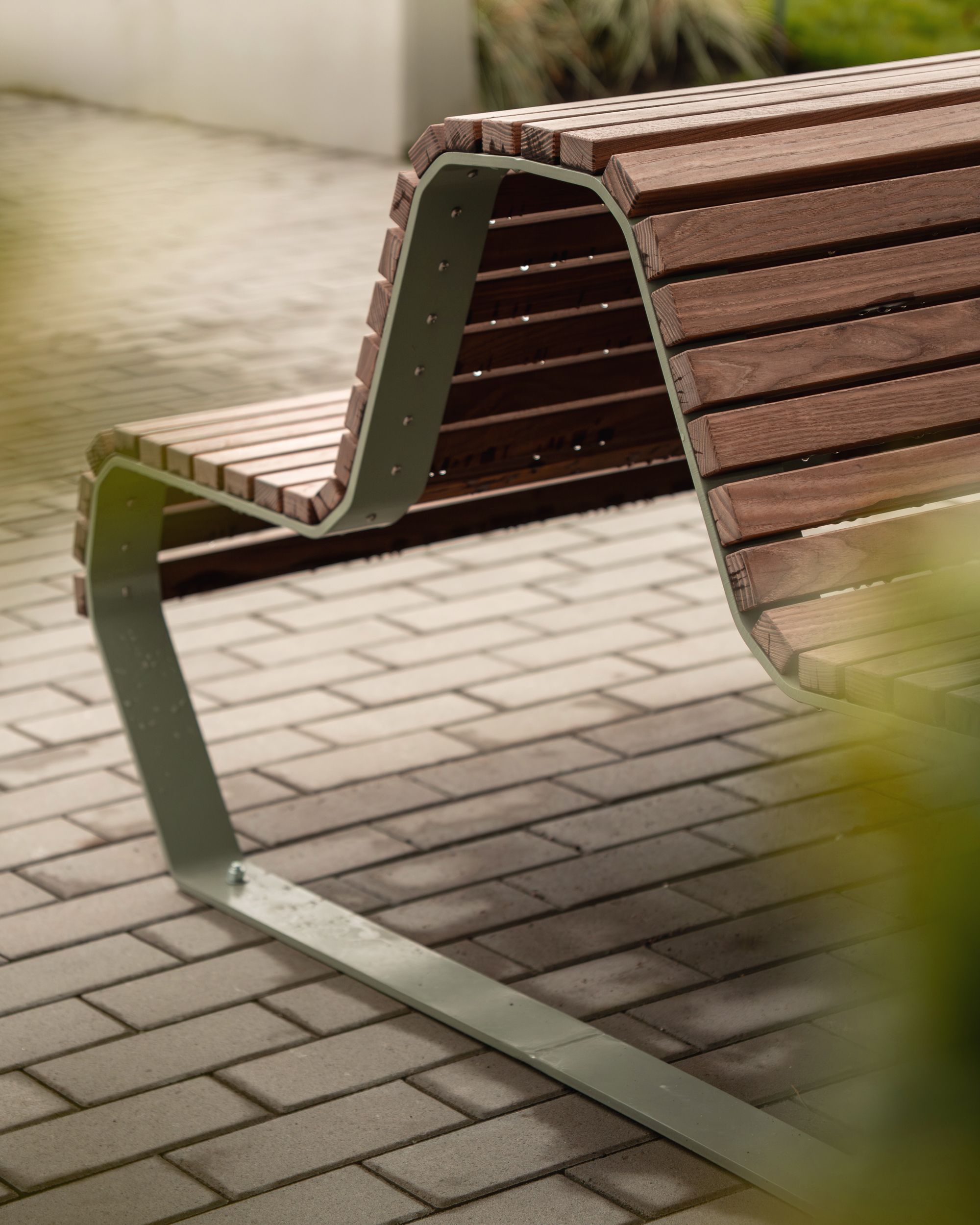 Dek stainless steel and wood bench