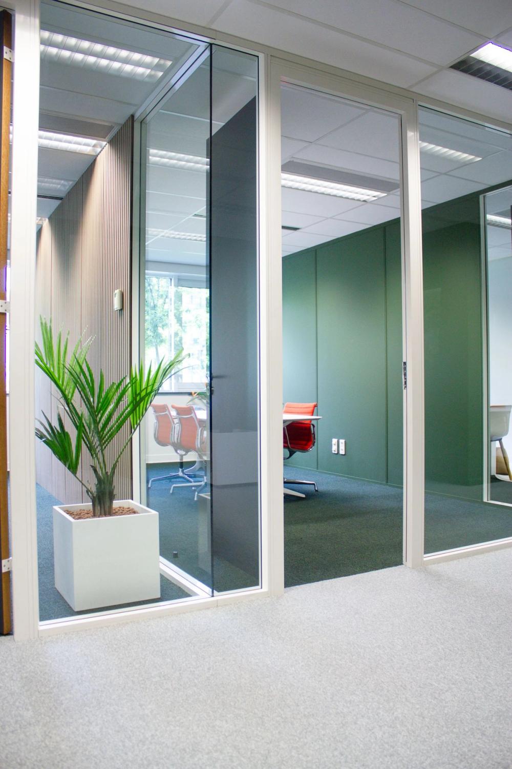 Y-Sales circular office interior in Watermael-Boitsfort, Brussels, gallery image 10 of 15