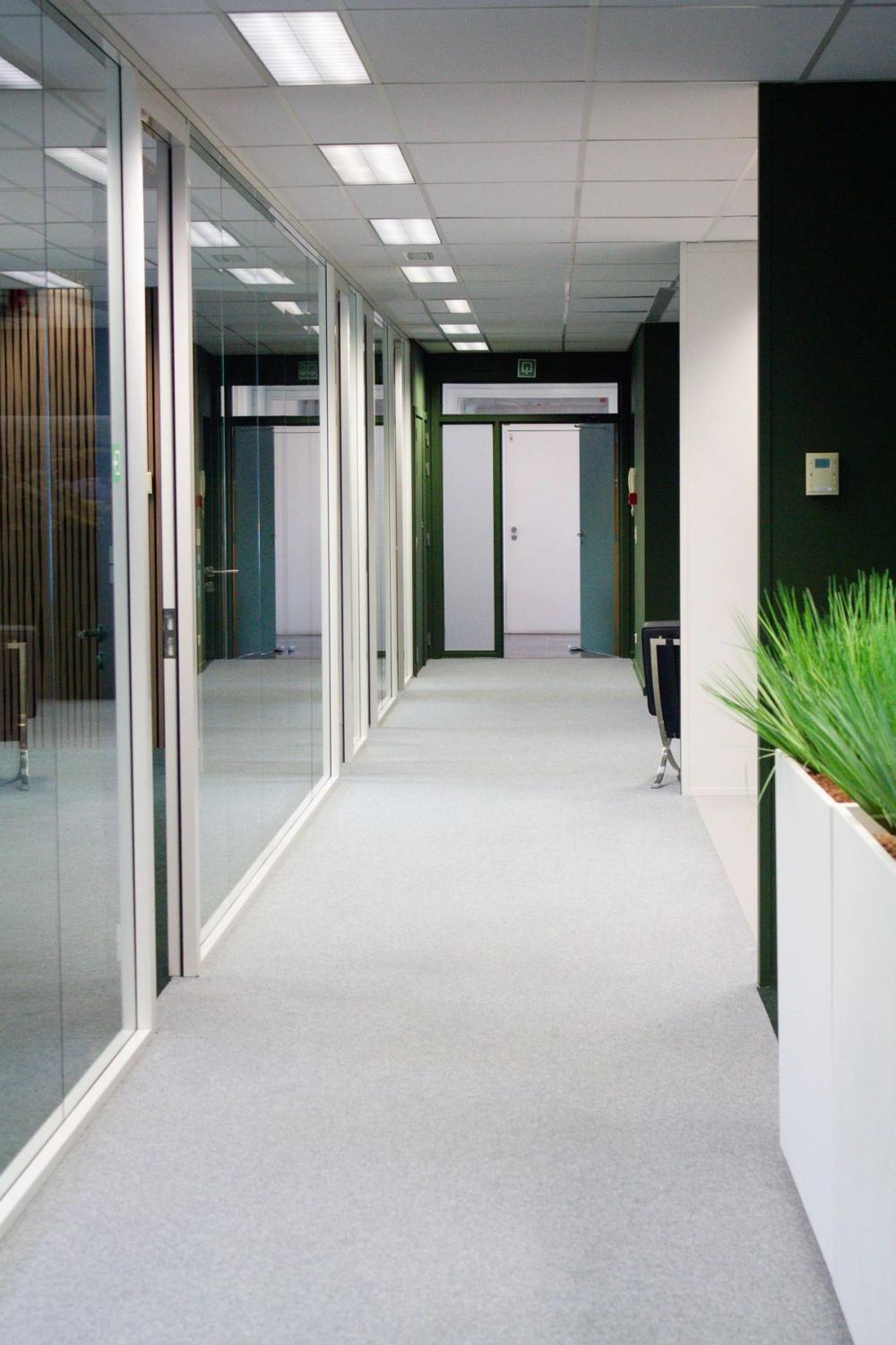 Y-Sales circular office interior in Watermael-Boitsfort, Brussels, gallery image 15 of 15