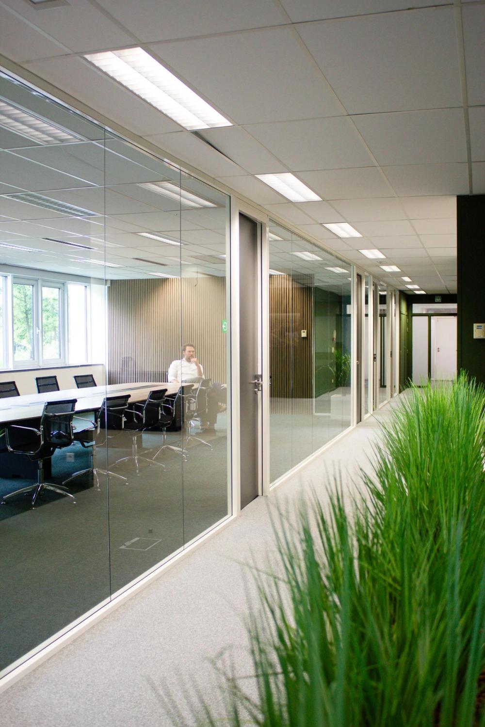 Y-Sales circular office interior in Watermael-Boitsfort, Brussels, gallery image 13 of 15