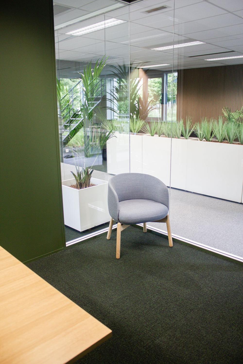 Y-Sales circular office interior in Watermael-Boitsfort, Brussels, gallery image 11 of 15