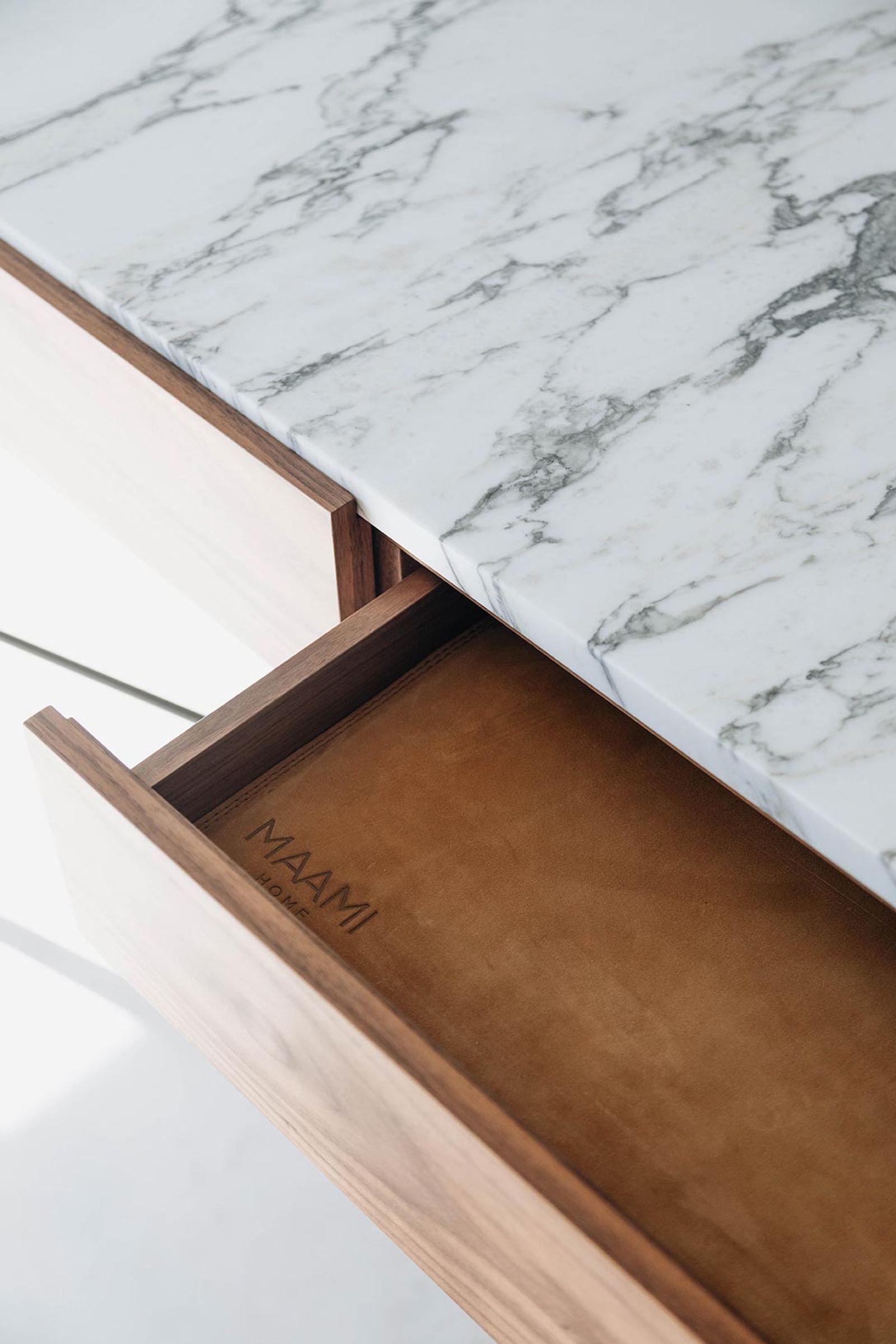 Bouvet Console, 6
