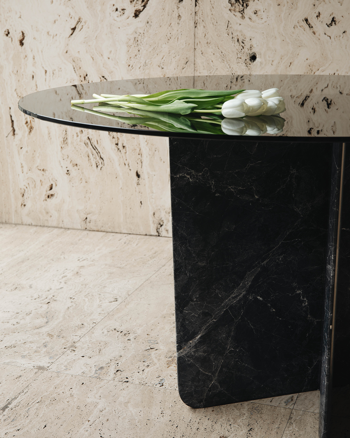 Quina Dining Table, 4