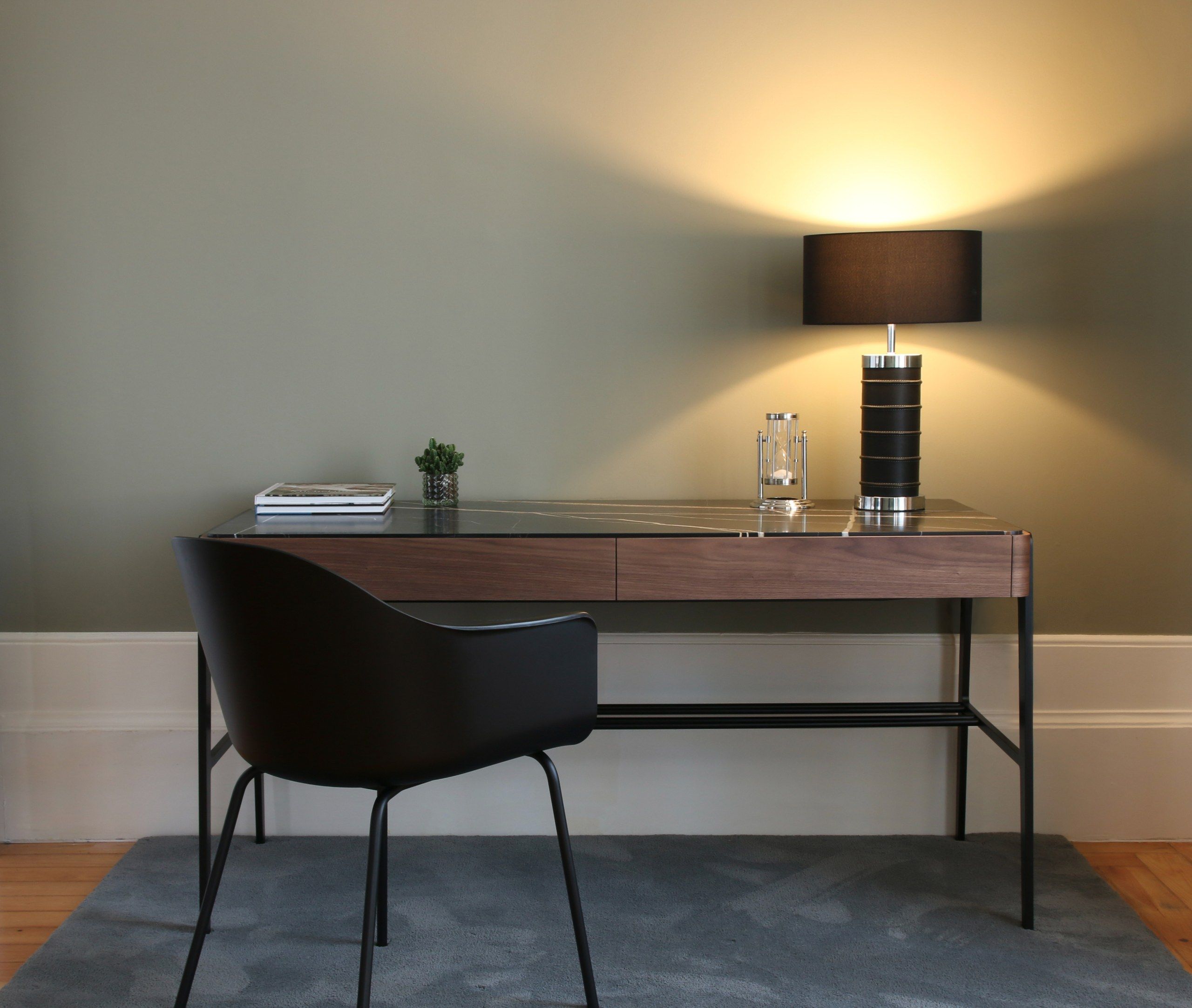 Bouvet Desk