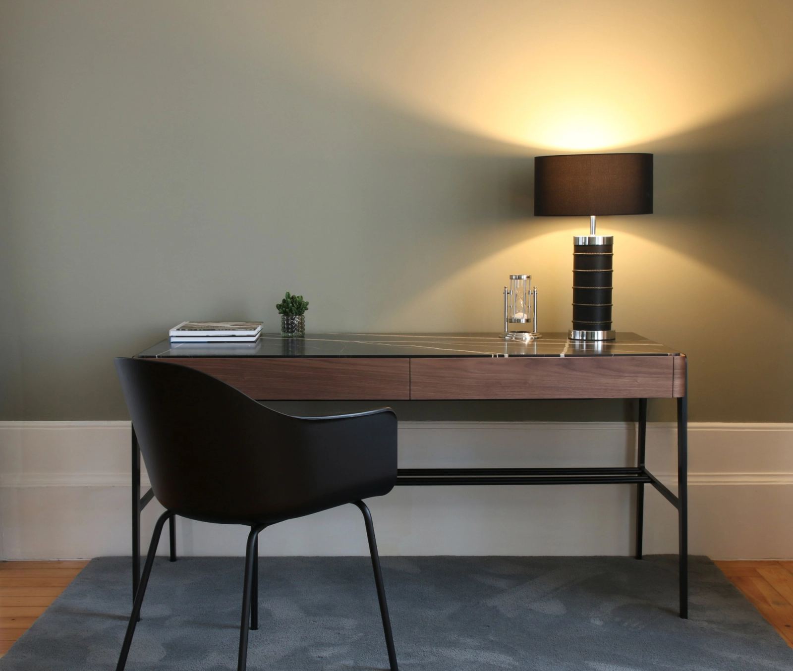 Bouvet Desk, 3