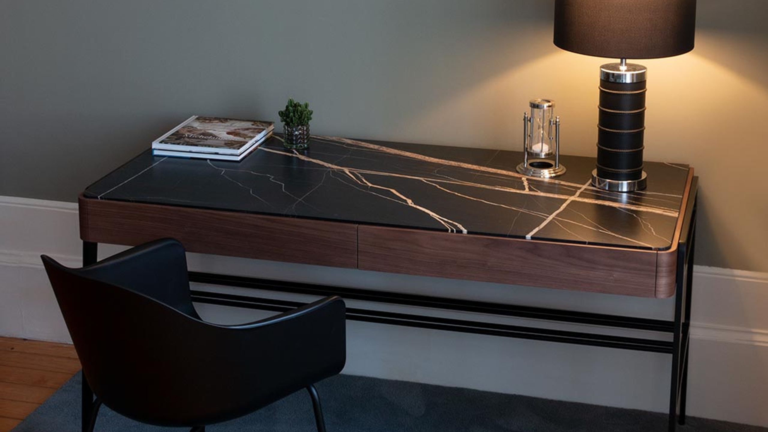 Bouvet Desk