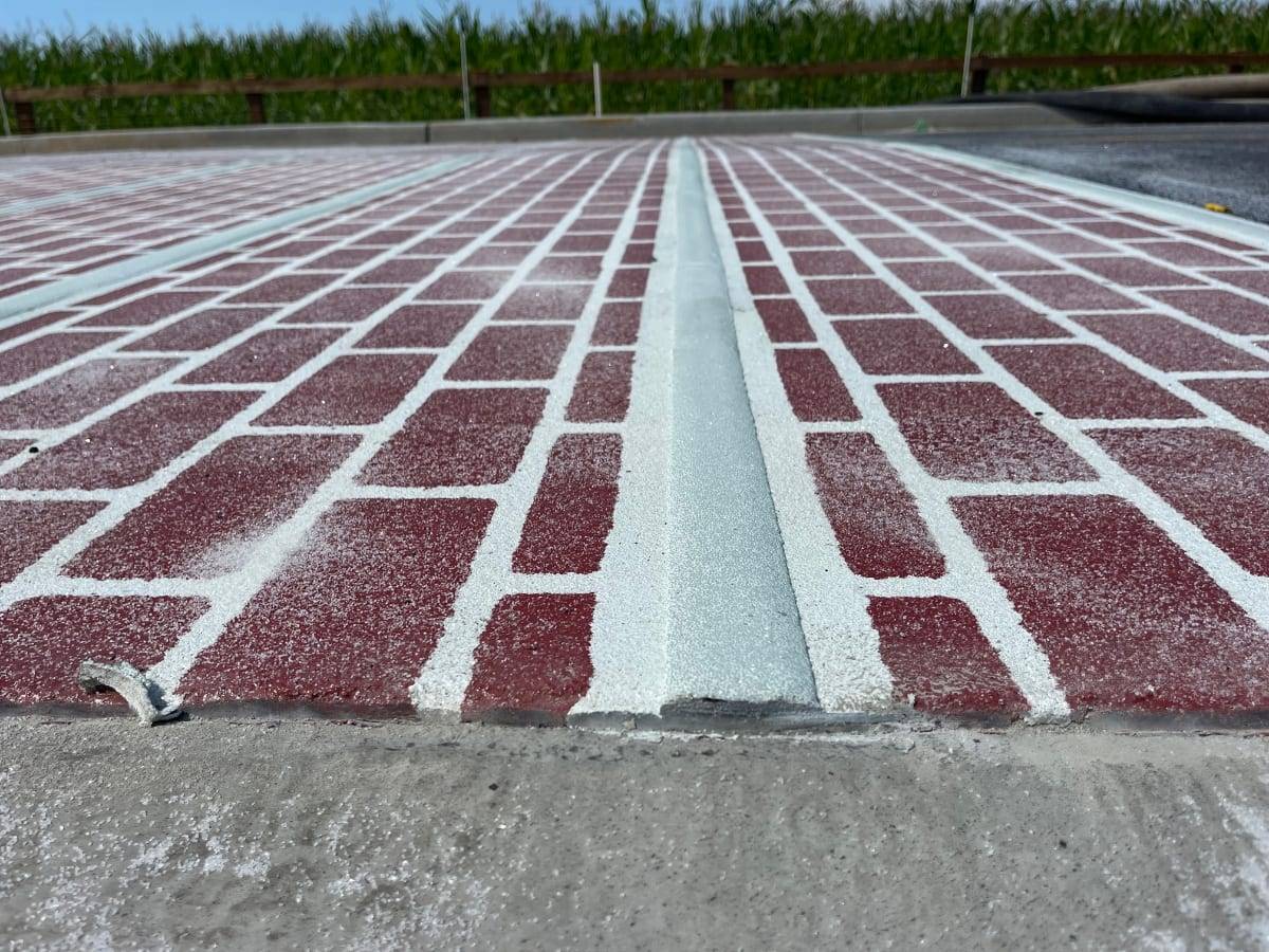 Canadian PreMark preformed thermoplastic project by HUB Surface Systems at a bike lane in Canada