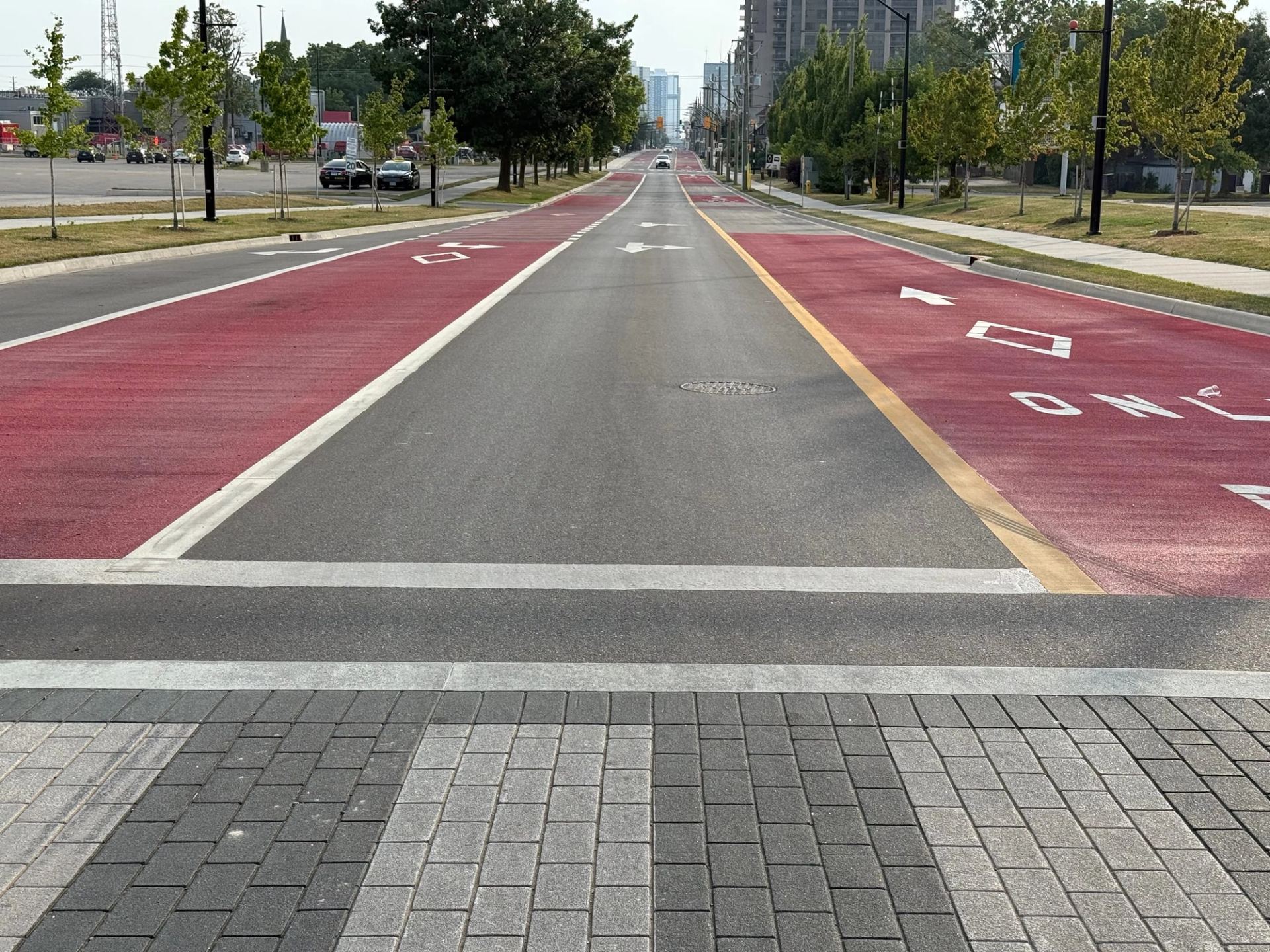 Bus lane marking, photo 4 of 36