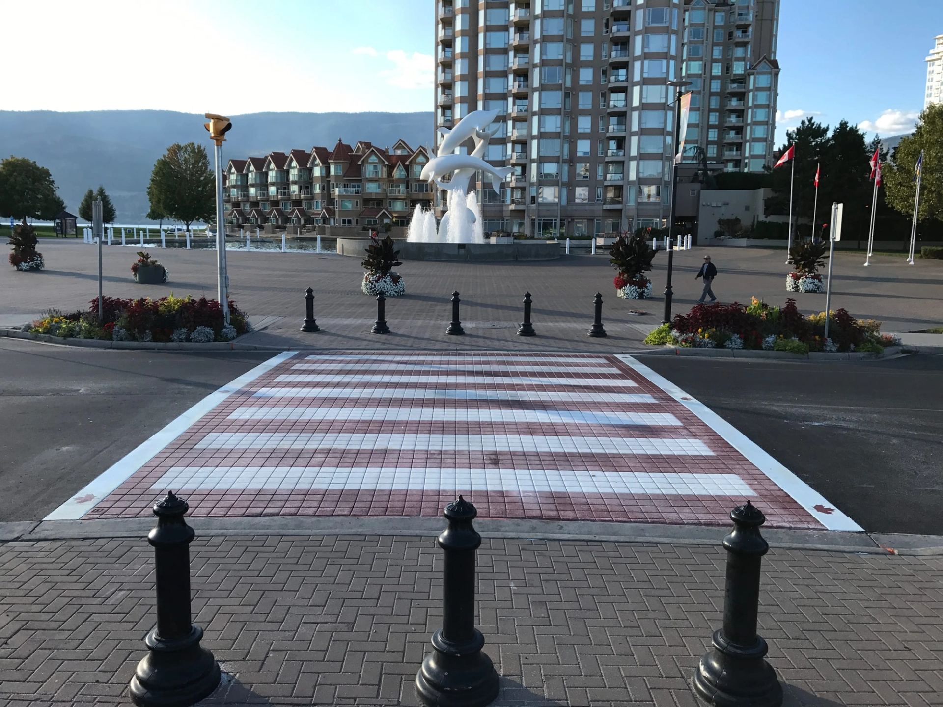 Decorative crosswalk, photo 6 of 45