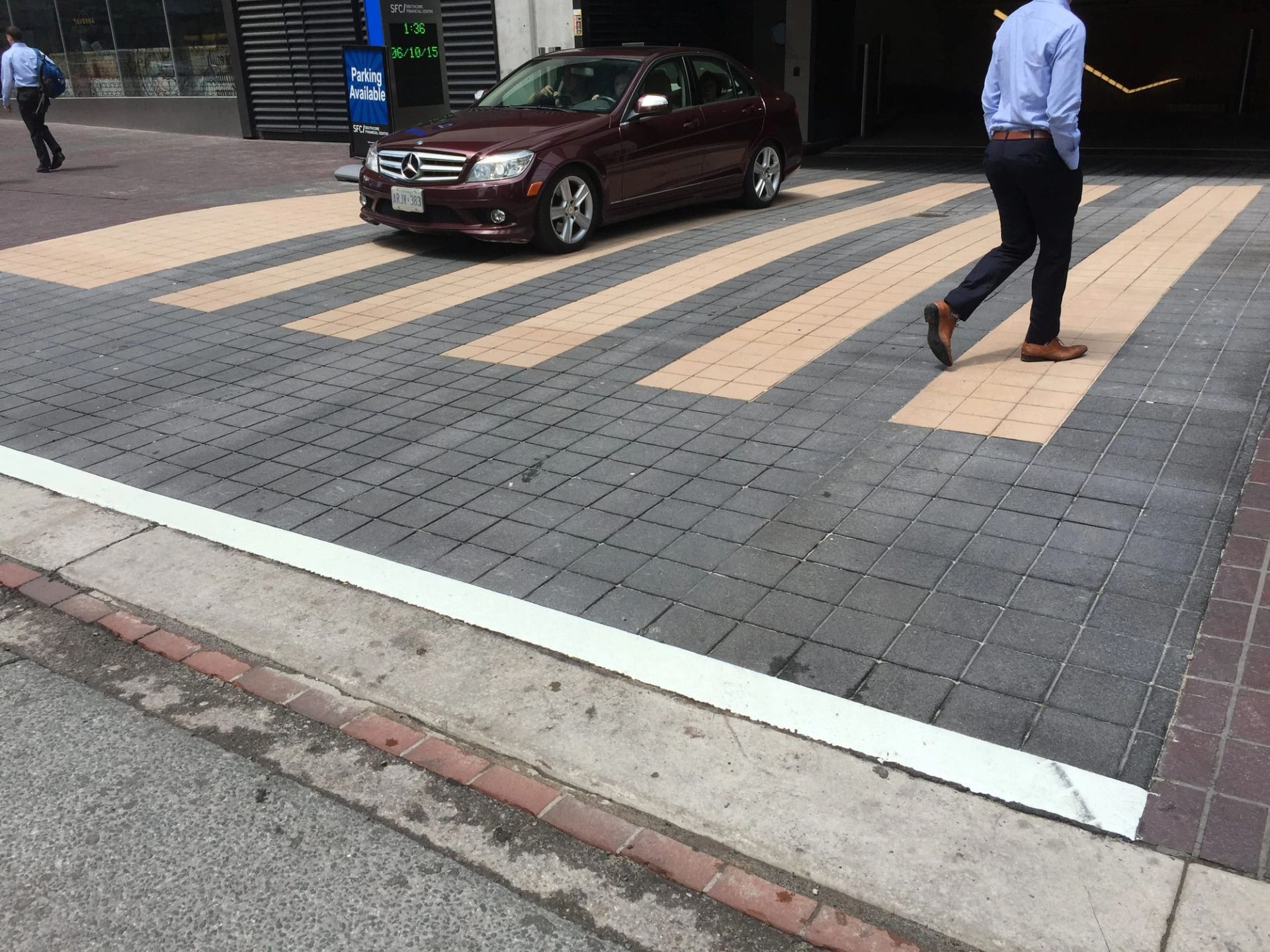 Decorative crosswalk, photo 5 of 45