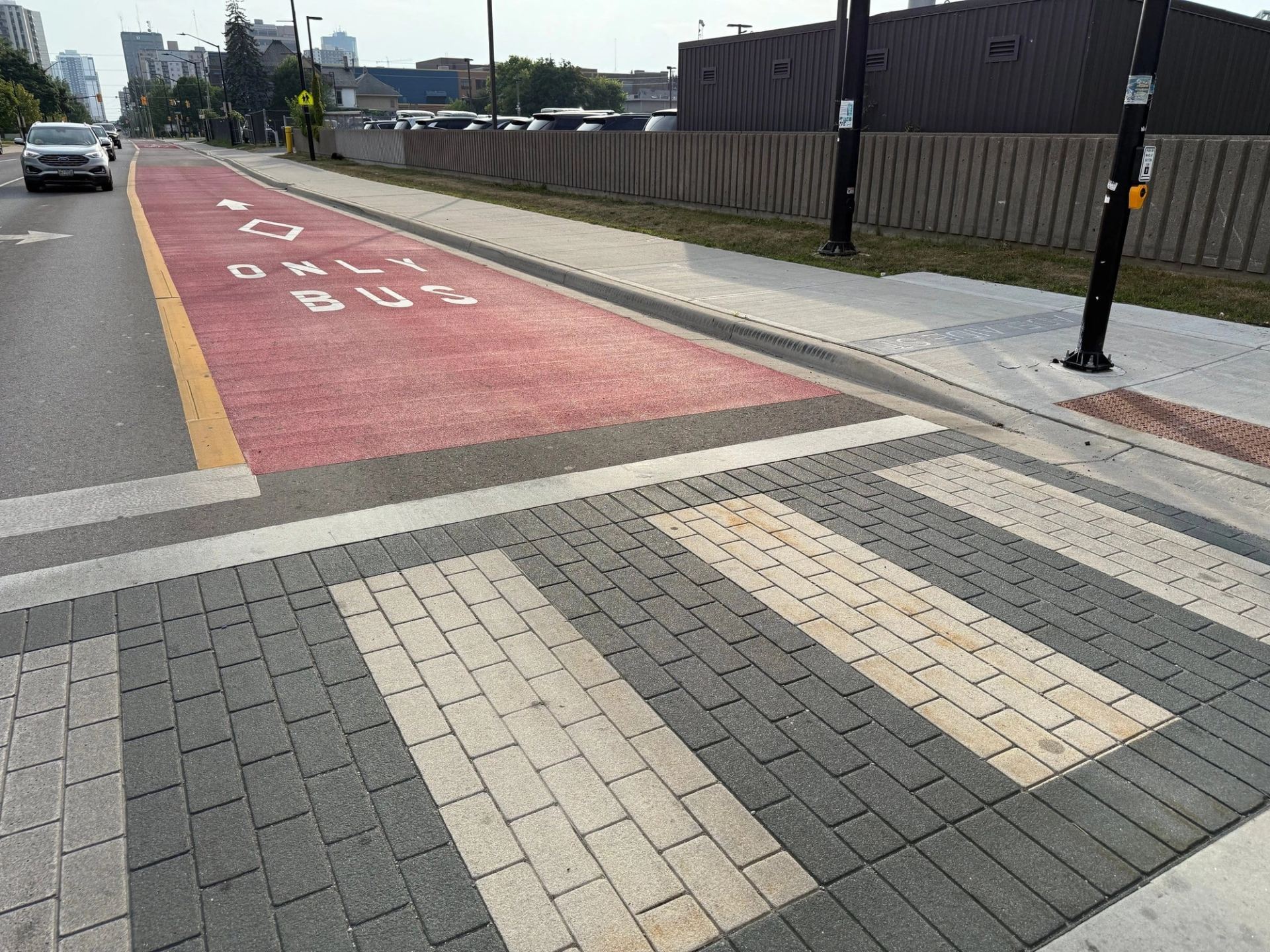 Bus lane marking, photo 6 of 36