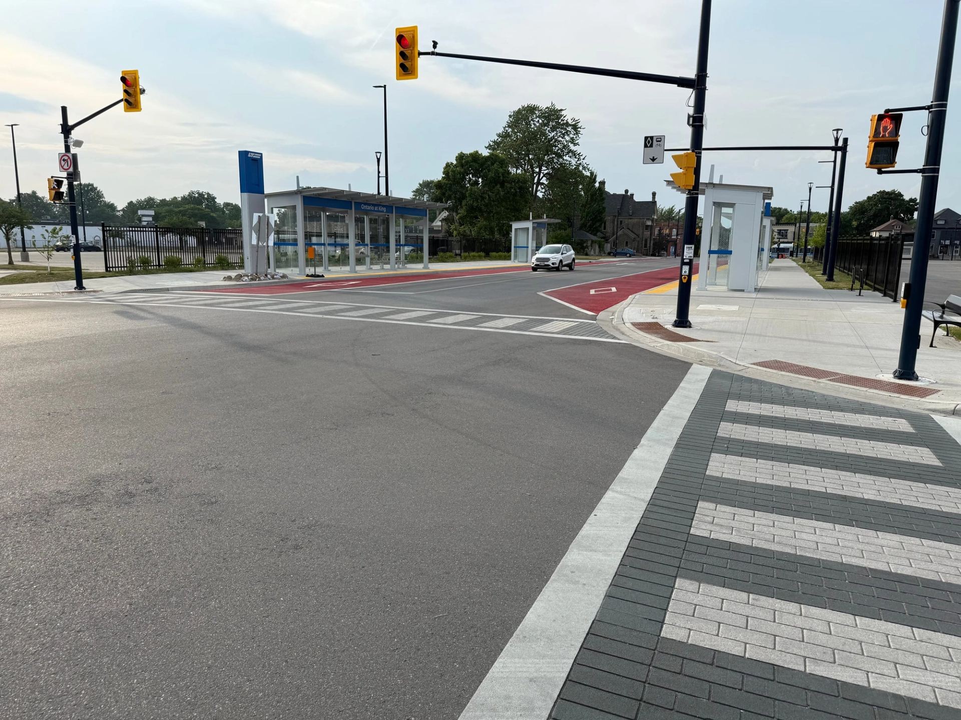 Bus lane marking, photo 7 of 36